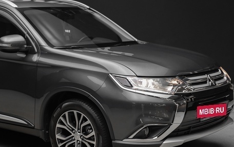 Mitsubishi Outlander III рестайлинг 3, 2016 год, 2 490 000 рублей, 8 фотография