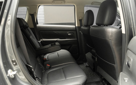 Mitsubishi Outlander III рестайлинг 3, 2016 год, 2 490 000 рублей, 20 фотография