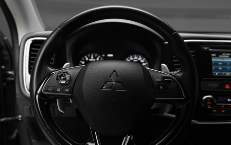 Mitsubishi Outlander III рестайлинг 3, 2016 год, 2 490 000 рублей, 13 фотография
