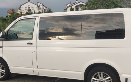 Volkswagen Caravelle T5, 2013 год, 1 800 000 рублей, 3 фотография