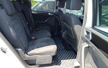 Volkswagen Touran III, 2020 год, 2 230 000 рублей, 7 фотография