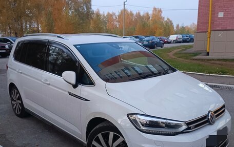 Volkswagen Touran III, 2020 год, 2 230 000 рублей, 2 фотография