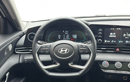 Hyundai Elantra, 2023 год, 1 750 000 рублей, 8 фотография