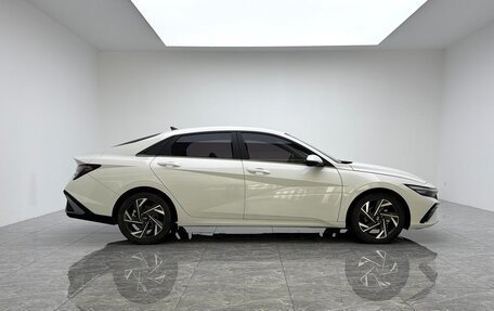 Hyundai Elantra, 2023 год, 1 750 000 рублей, 11 фотография