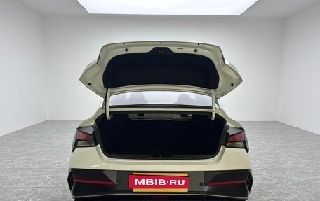 Hyundai Elantra, 2023 год, 1 750 000 рублей, 14 фотография
