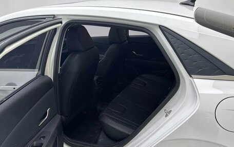 Hyundai Elantra, 2023 год, 1 750 000 рублей, 16 фотография