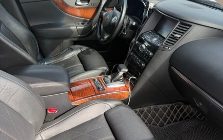 Infiniti FX II, 2013 год, 2 350 000 рублей, 14 фотография