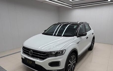 Volkswagen T-Roc I, 2022 год, 1 260 000 рублей, 1 фотография