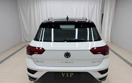 Volkswagen T-Roc I, 2022 год, 1 260 000 рублей, 5 фотография