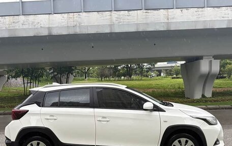 Toyota Yaris, 2022 год, 1 388 000 рублей, 8 фотография