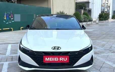Hyundai Elantra, 2022 год, 1 200 000 рублей, 2 фотография