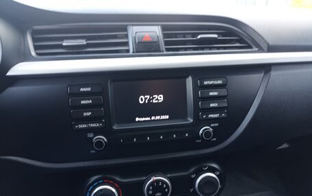 KIA Rio IV, 2018 год, 1 040 000 рублей, 7 фотография