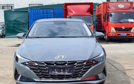 Hyundai Elantra, 2022 год, 1 350 000 рублей, 2 фотография