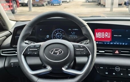 Hyundai Elantra, 2022 год, 1 350 000 рублей, 10 фотография