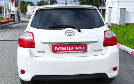 Toyota Auris II, 2011 год, 950 000 рублей, 3 фотография