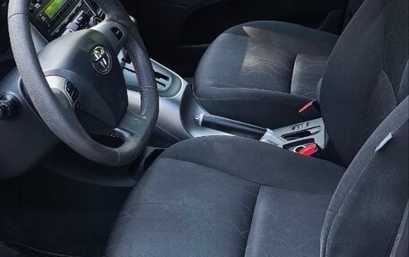 Toyota Auris II, 2011 год, 950 000 рублей, 16 фотография
