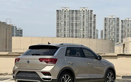Volkswagen T-Roc I, 2023 год, 1 467 000 рублей, 6 фотография