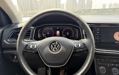 Volkswagen T-Roc I, 2023 год, 1 467 000 рублей, 15 фотография