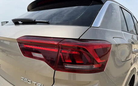 Volkswagen T-Roc I, 2023 год, 1 467 000 рублей, 8 фотография