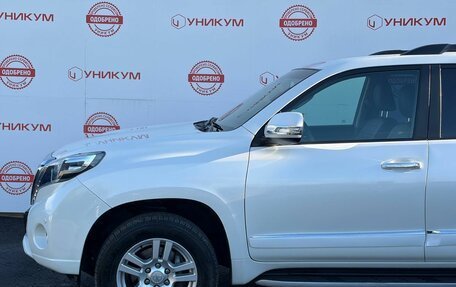 Toyota Land Cruiser Prado 150 рестайлинг 2, 2010 год, 2 699 000 рублей, 12 фотография