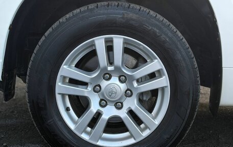 Toyota Land Cruiser Prado 150 рестайлинг 2, 2010 год, 2 699 000 рублей, 40 фотография