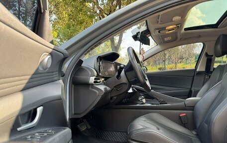 Hyundai Elantra, 2022 год, 1 300 000 рублей, 9 фотография