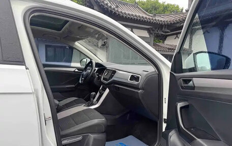Volkswagen T-Roc I, 2022 год, 1 530 000 рублей, 10 фотография
