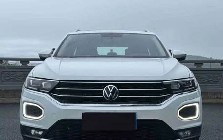 Volkswagen T-Roc I, 2022 год, 1 530 000 рублей, 2 фотография