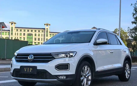 Volkswagen T-Roc I, 2022 год, 1 496 000 рублей, 3 фотография