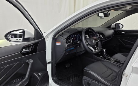 Volkswagen Jetta VII, 2023 год, 1 620 000 рублей, 12 фотография
