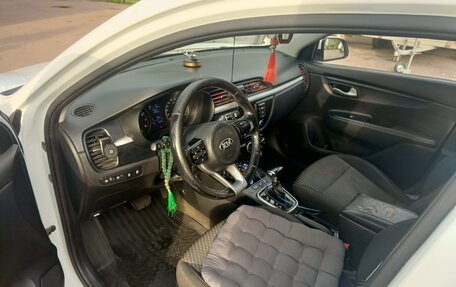 KIA Rio IV, 2018 год, 1 100 000 рублей, 6 фотография