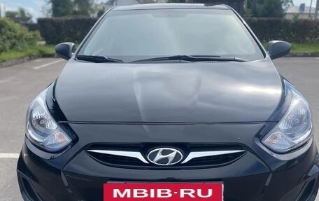 Hyundai Solaris II рестайлинг, 2012 год, 615 000 рублей, 3 фотография