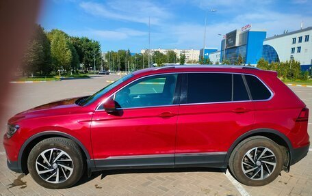 Volkswagen Tiguan II, 2018 год, 2 100 000 рублей, 2 фотография