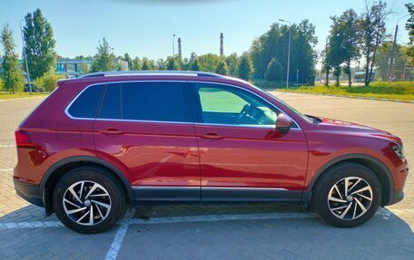 Volkswagen Tiguan II, 2018 год, 2 100 000 рублей, 5 фотография