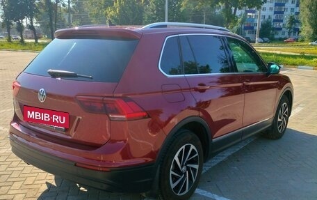 Volkswagen Tiguan II, 2018 год, 2 100 000 рублей, 4 фотография