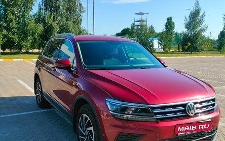 Volkswagen Tiguan II, 2018 год, 2 100 000 рублей, 6 фотография