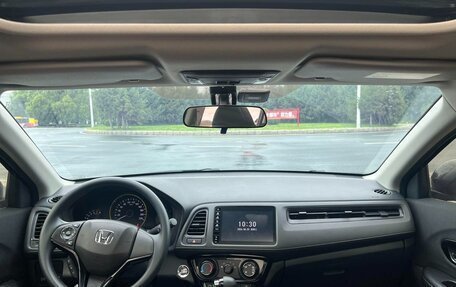 Honda Vezel, 2022 год, 1 595 000 рублей, 8 фотография