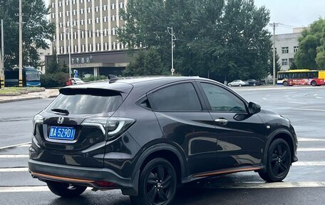 Honda Vezel, 2022 год, 1 595 000 рублей, 6 фотография