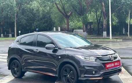 Honda Vezel, 2022 год, 1 595 000 рублей, 3 фотография