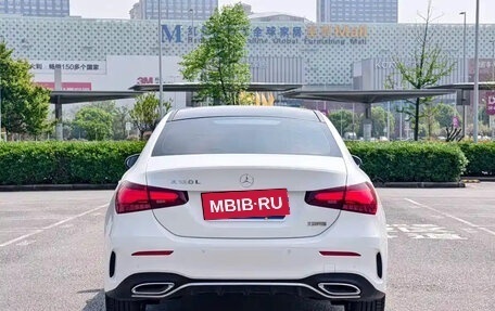 Mercedes-Benz A-Класс, 2023 год, 1 989 000 рублей, 5 фотография