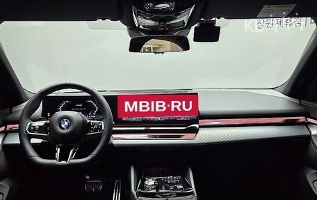 BMW 5 серия, 2025 год, 7 360 000 рублей, 10 фотография
