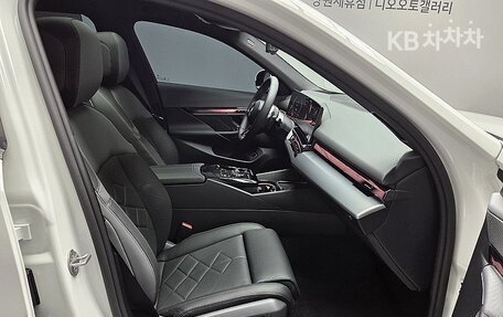 BMW 5 серия, 2025 год, 7 360 000 рублей, 14 фотография