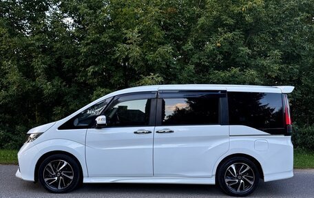 Honda Stepwgn IV, 2017 год, 1 750 000 рублей, 4 фотография