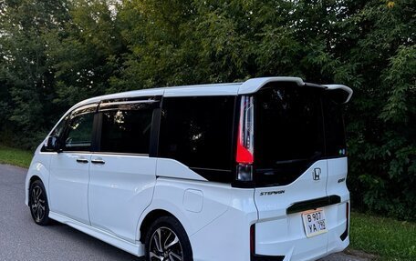 Honda Stepwgn IV, 2017 год, 1 750 000 рублей, 5 фотография