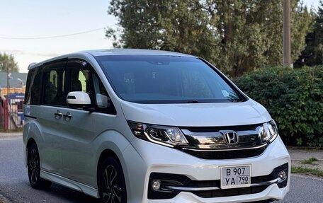 Honda Stepwgn IV, 2017 год, 1 750 000 рублей, 14 фотография