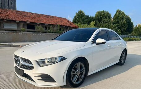 Mercedes-Benz A-Класс, 2022 год, 1 650 000 рублей, 1 фотография