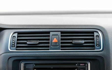 Volkswagen Jetta VI, 2013 год, 1 040 000 рублей, 20 фотография