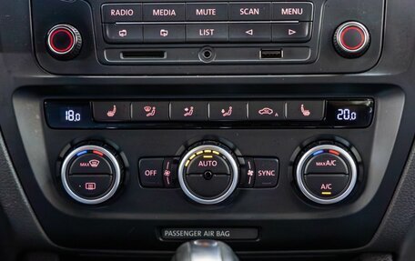 Volkswagen Jetta VI, 2013 год, 1 040 000 рублей, 22 фотография