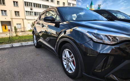 Toyota C-HR I рестайлинг, 2020 год, 1 999 999 рублей, 2 фотография