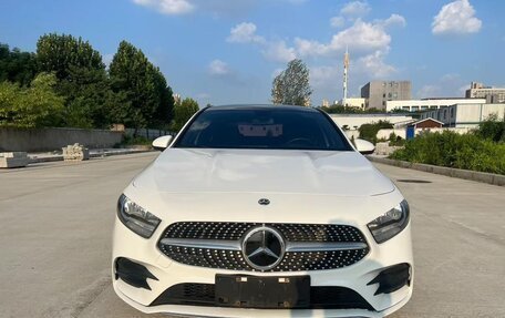 Mercedes-Benz A-Класс, 2022 год, 1 650 000 рублей, 2 фотография
